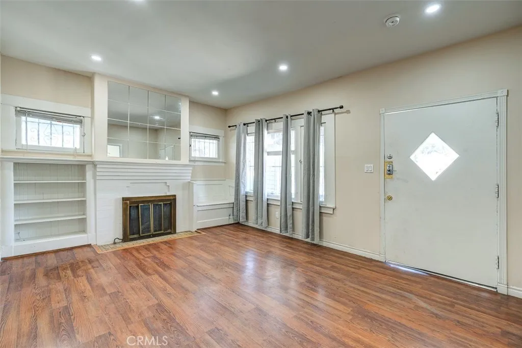 1234 W 37th Drive, Los Angeles, California 90007 home-pic-6