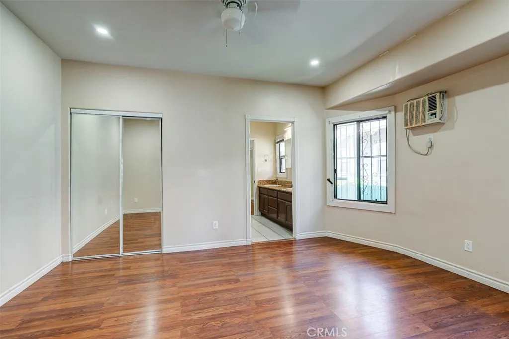 1234 W 37th Drive, Los Angeles, California 90007 home-pic-8