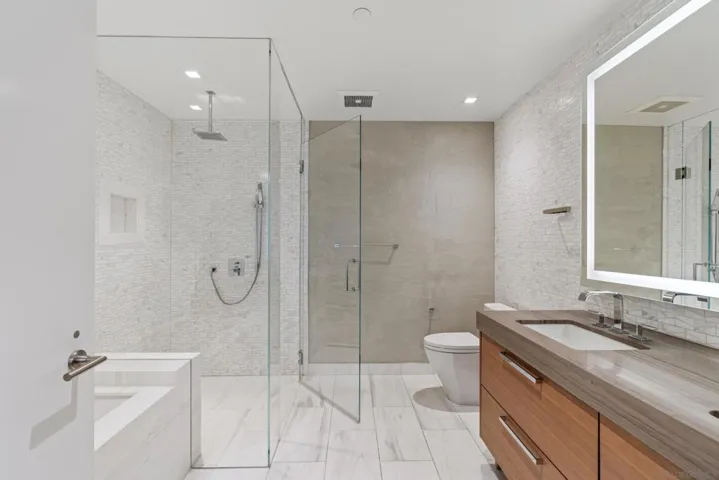 888 W E Street 1106, San Diego, California 92101