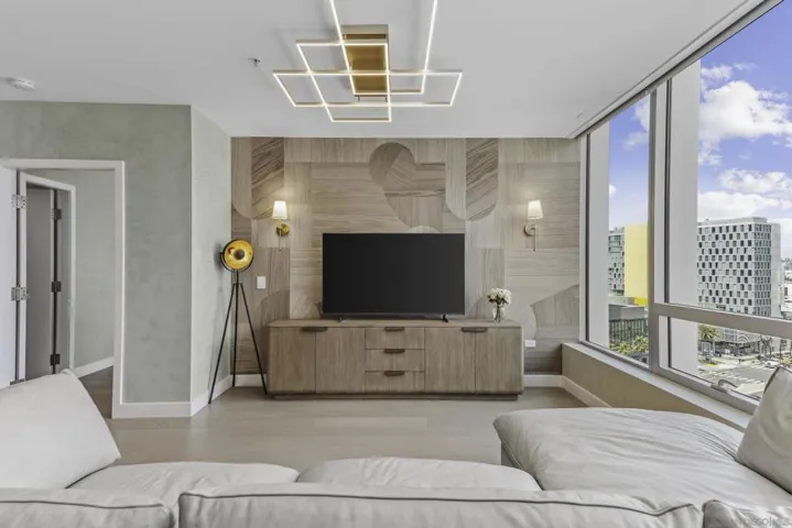 888 W E Street 1106, San Diego, California 92101