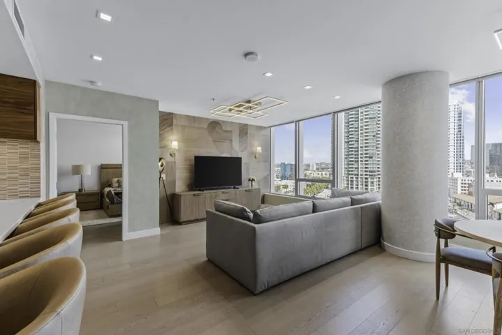 888 W E Street 1106, San Diego, California 92101