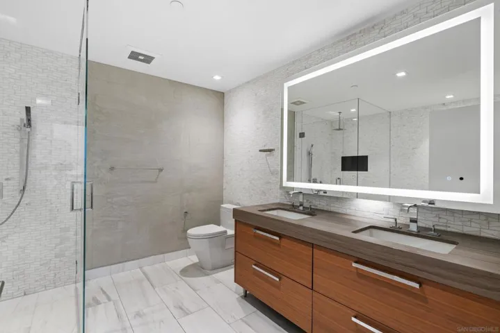888 W E Street 1106, San Diego, California 92101