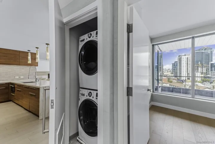 888 W E Street 1106, San Diego, California 92101