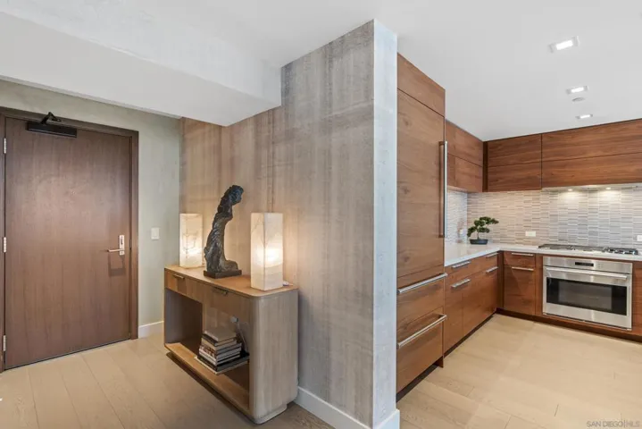 888 W E Street 1106, San Diego, California 92101