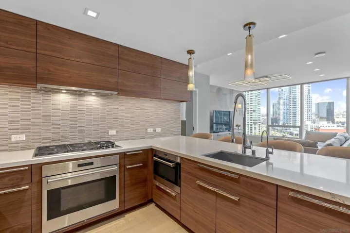 888 W E Street 1106, San Diego, California 92101