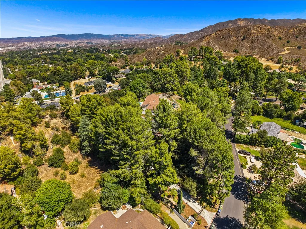 15857 Beaver Run Road, Canyon Country, California 91387 home-pic-39