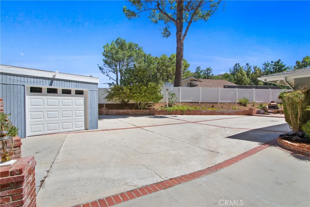 15857 Beaver Run Road, Canyon Country, California 91387 home-pic-9
