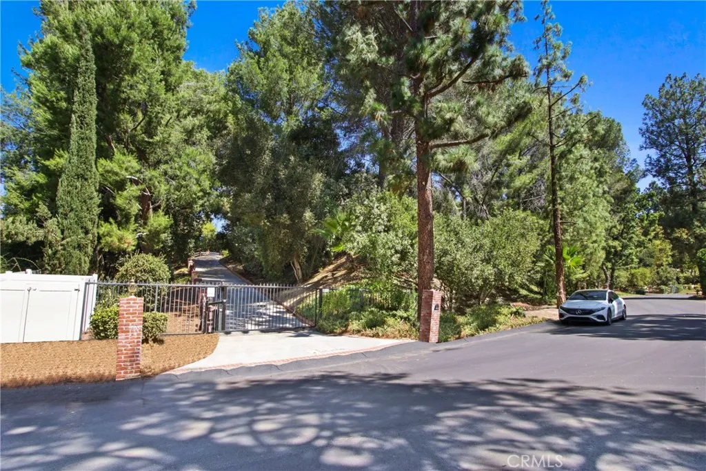 15857 Beaver Run Road, Canyon Country, California 91387 home-pic-0