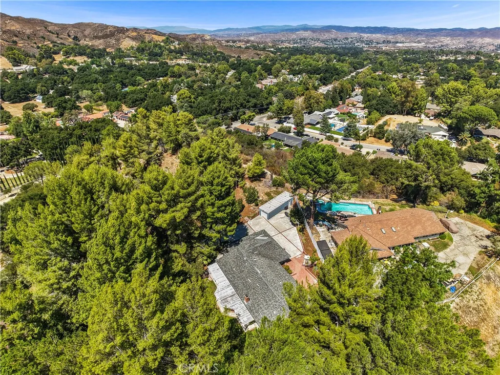 15857 Beaver Run Road, Canyon Country, California 91387 home-pic-36