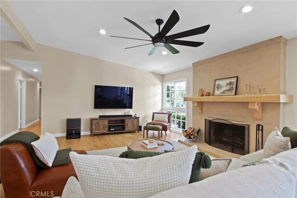 15857 Beaver Run Road, Canyon Country, California 91387 home-pic-15