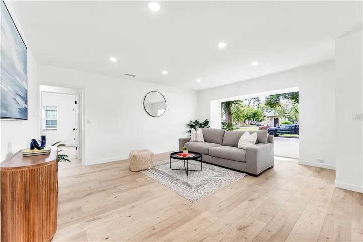3719 N Greenbrier Road, Long Beach, California 90808