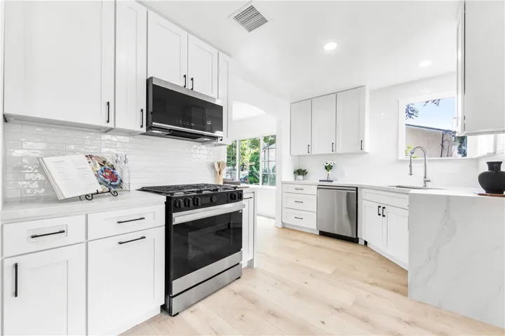 3719 N Greenbrier Road, Long Beach, California 90808