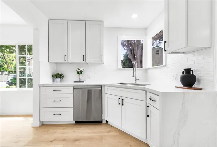 3719 N Greenbrier Road, Long Beach, California 90808