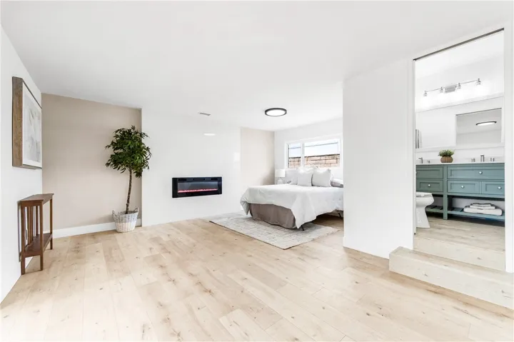 3719 N Greenbrier Road, Long Beach, California 90808