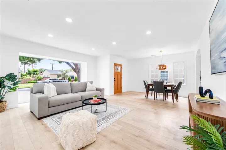 3719 N Greenbrier Road, Long Beach, California 90808