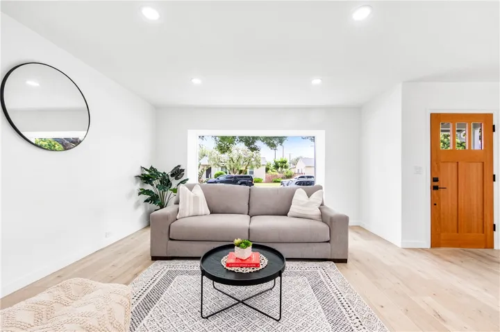 3719 N Greenbrier Road, Long Beach, California 90808