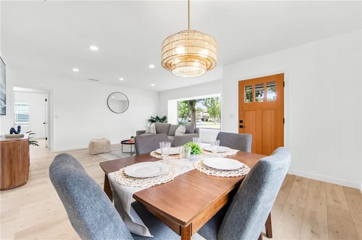 3719 N Greenbrier Road, Long Beach, California 90808