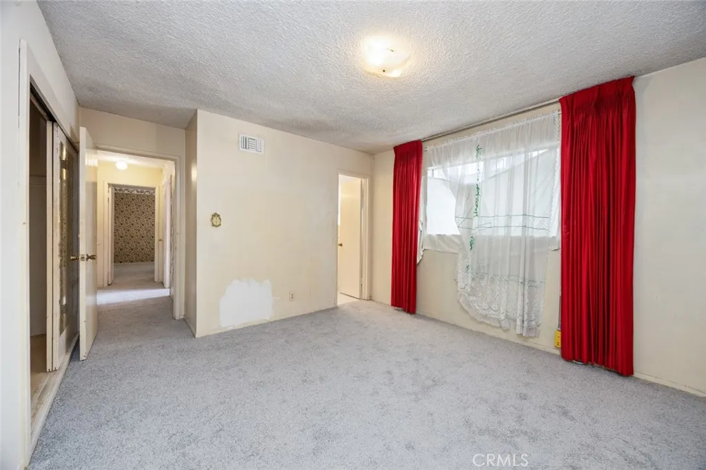 19327 Galway Ave, Carson, California 90746 home-pic-12
