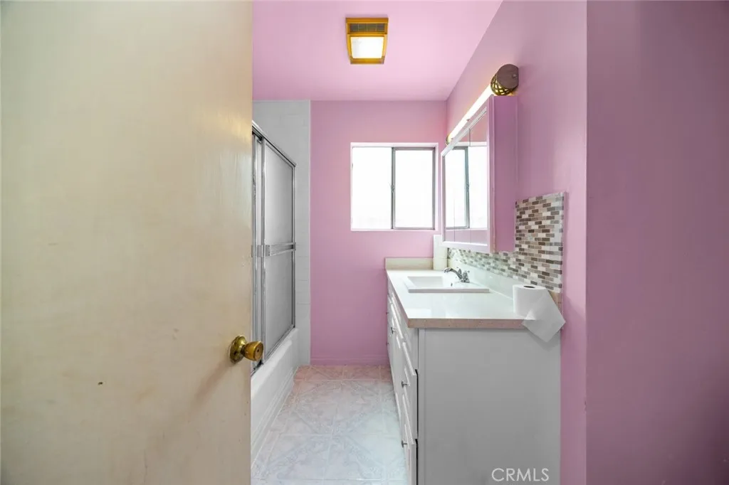 19327 Galway Ave, Carson, California 90746 home-pic-17
