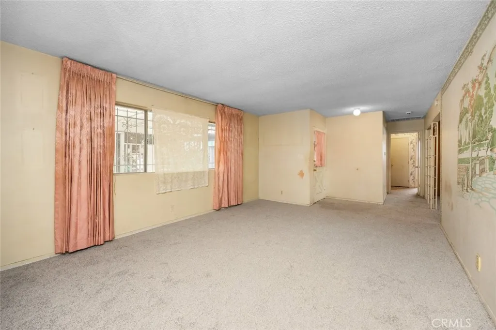 19327 Galway Ave, Carson, California 90746 home-pic-3