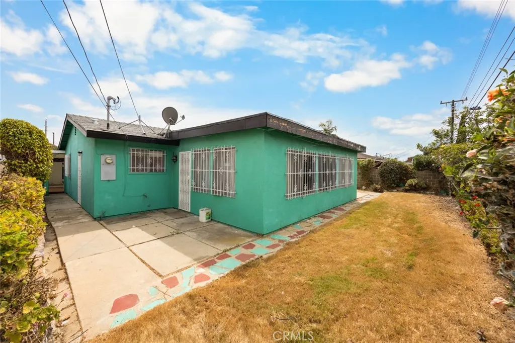 19327 Galway Ave, Carson, California 90746 home-pic-20