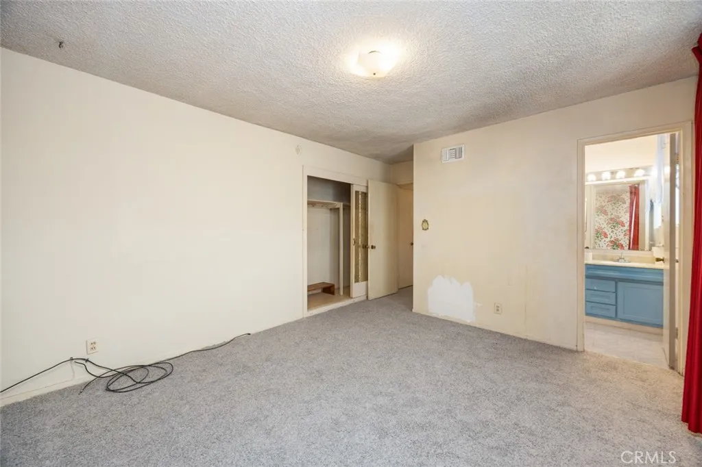 19327 Galway Ave, Carson, California 90746 home-pic-13