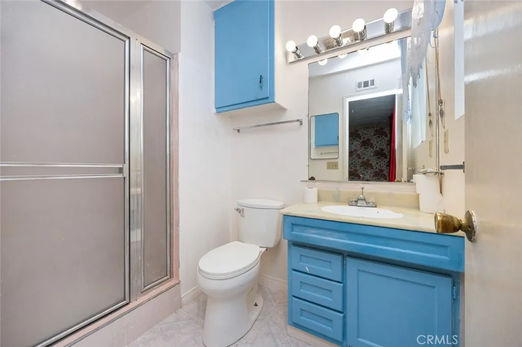 19327 Galway Ave, Carson, California 90746 home-pic-14