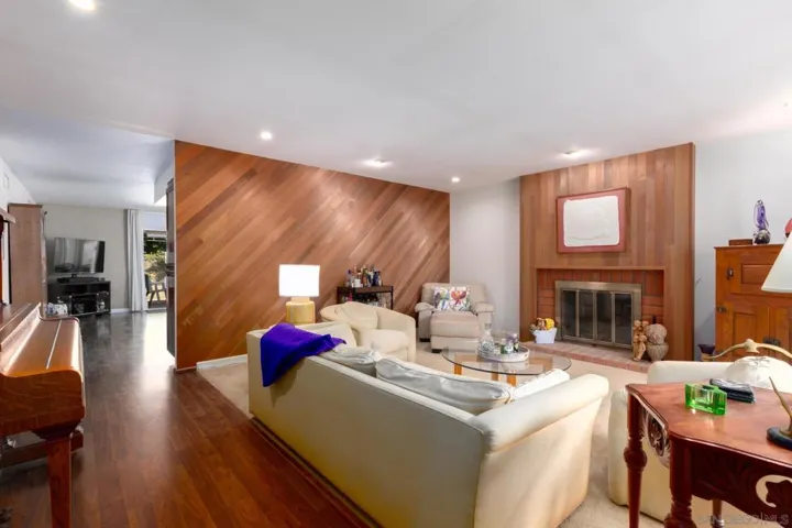 2941 Ariane Dr, San Diego, California 92117