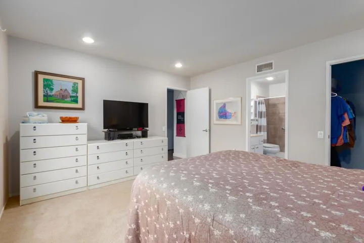 2941 Ariane Dr, San Diego, California 92117