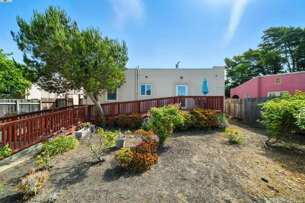 527 N Mclaughlin, Richmond, California 94805 home-pic-9