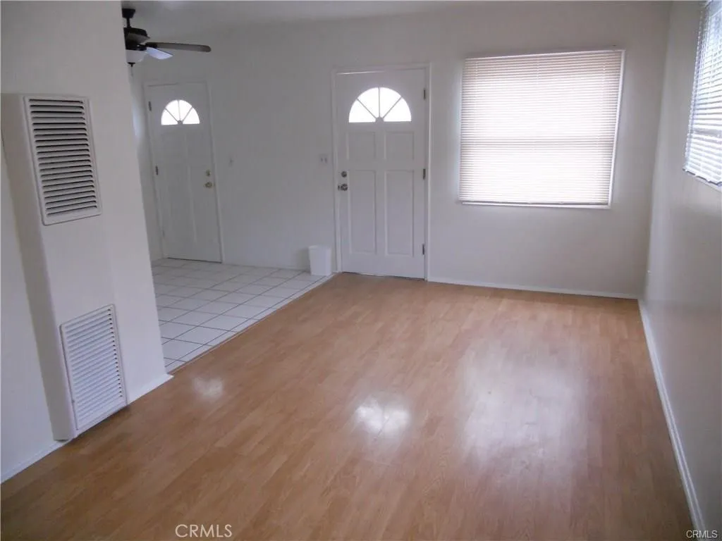 216 Elmira Avenue 2, Huntington Beach, California 92648, 2 Bedrooms Bedrooms, ,1 BathroomBathrooms,Residential Lease,For Rent,Elmira,OC25197303