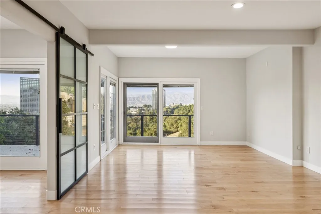 3600 Multiview Drive, Los Angeles, California 90068 home-pic-37