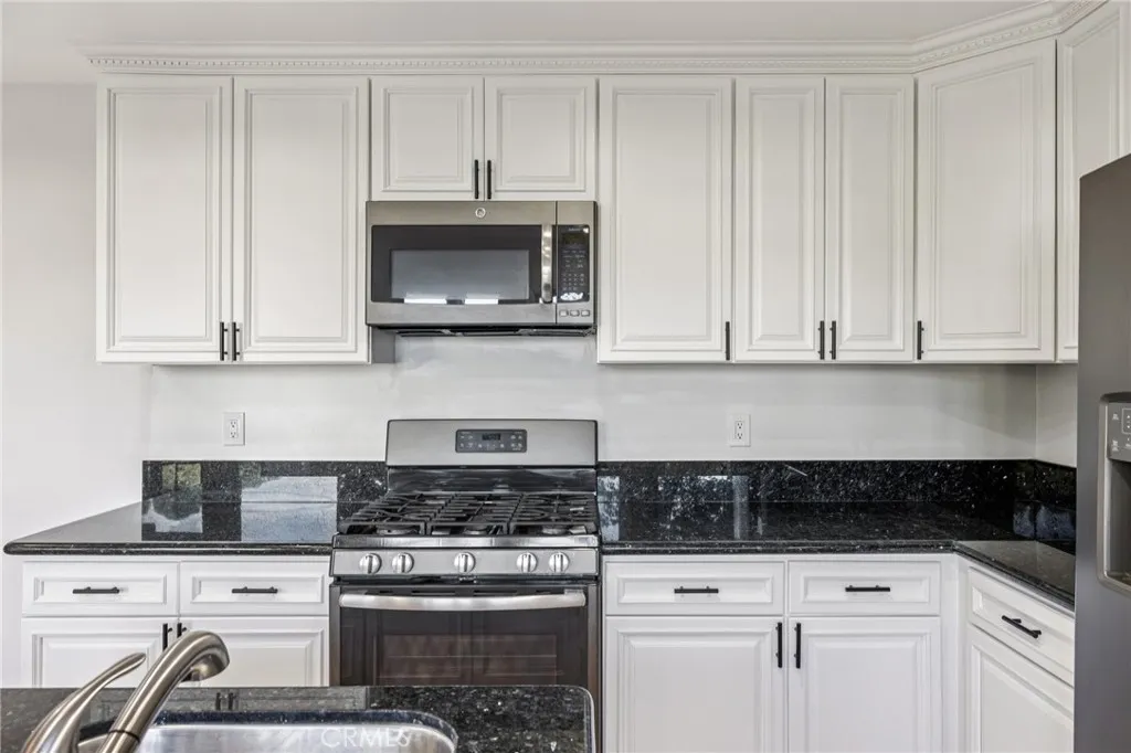 3600 Multiview Drive, Los Angeles, California 90068 home-pic-19
