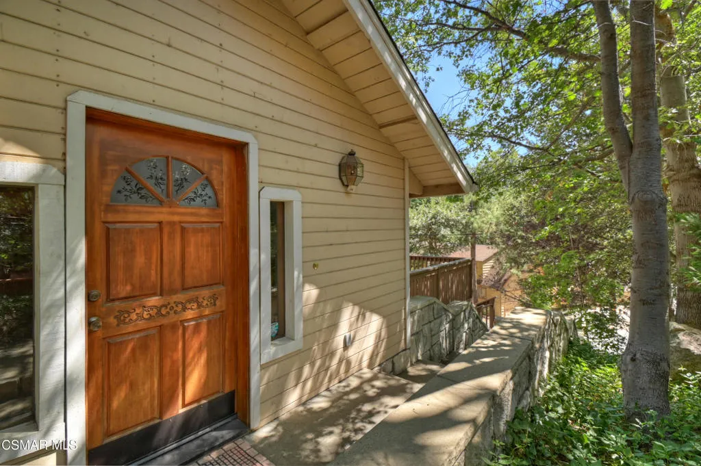 27618 W Shore Road, Lake Arrowhead, California 92352 home-pic-9