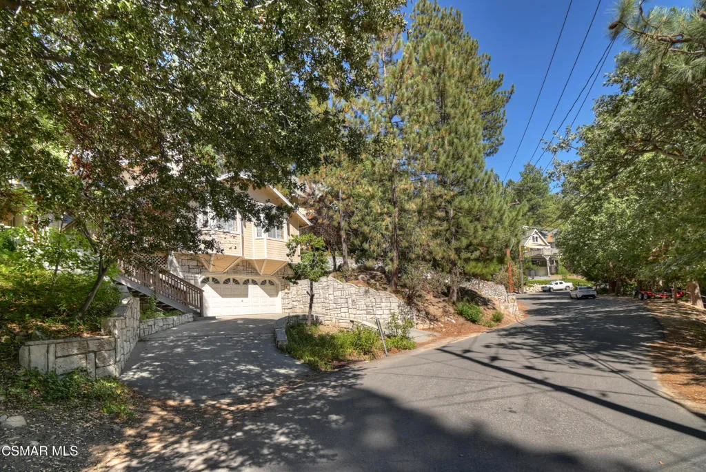 27618 W Shore Road, Lake Arrowhead, California 92352 home-pic-49