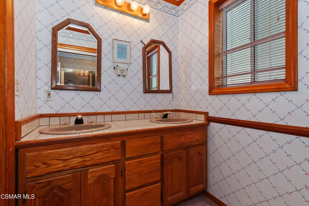 27618 W Shore Road, Lake Arrowhead, California 92352 home-pic-33