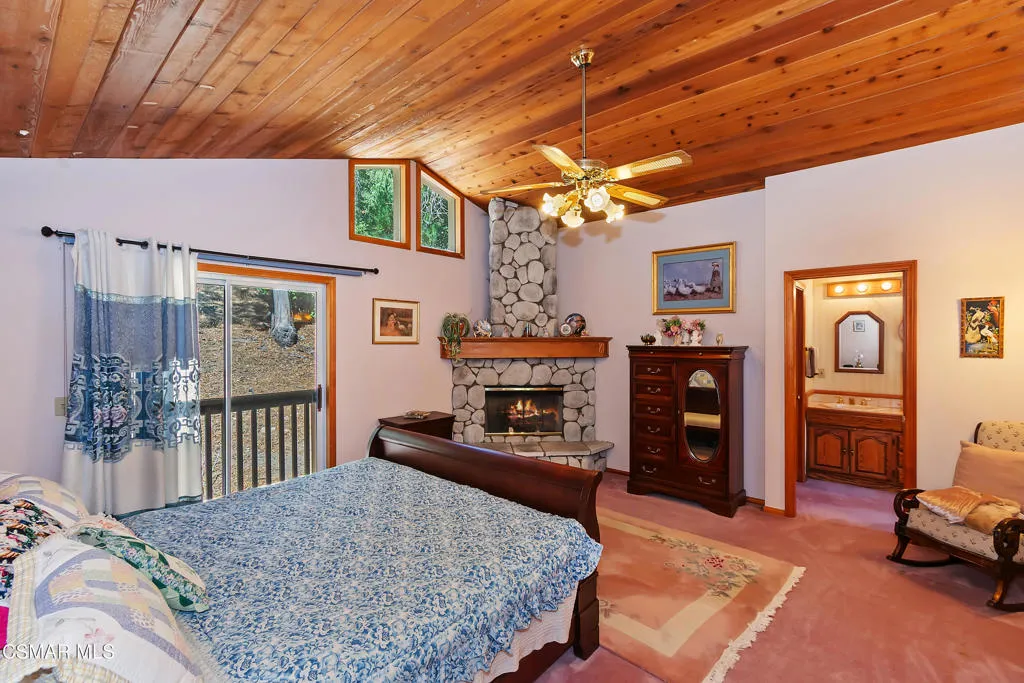 27618 W Shore Road, Lake Arrowhead, California 92352 home-pic-35