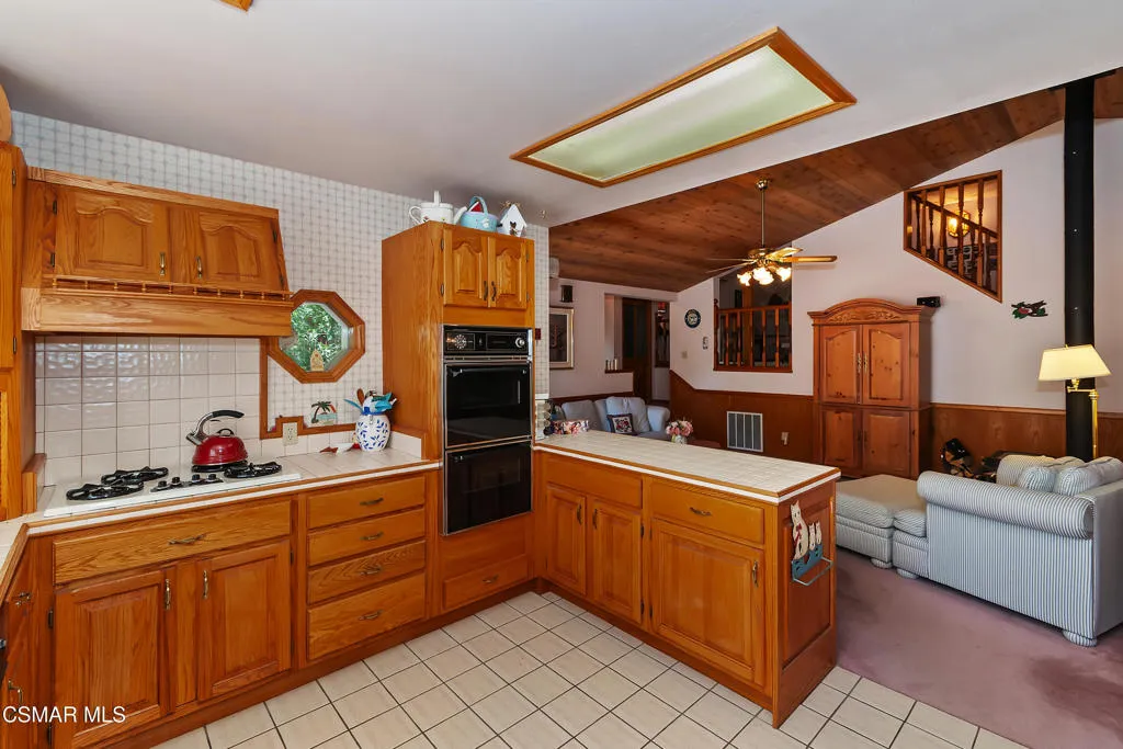 27618 W Shore Road, Lake Arrowhead, California 92352 home-pic-20