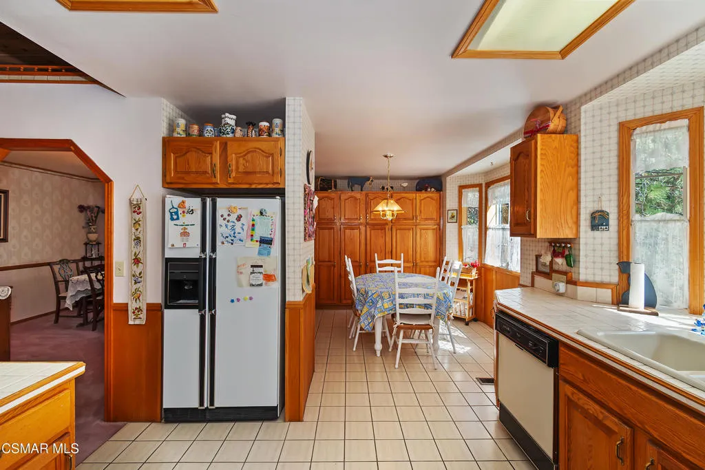 27618 W Shore Road, Lake Arrowhead, California 92352 home-pic-19