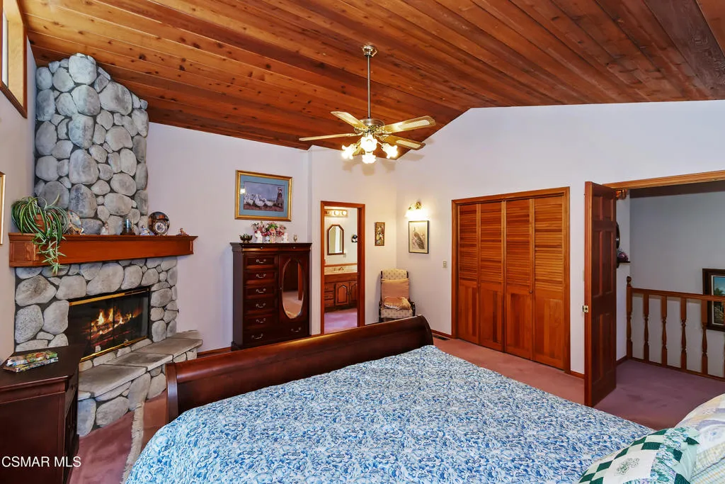27618 W Shore Road, Lake Arrowhead, California 92352 home-pic-37