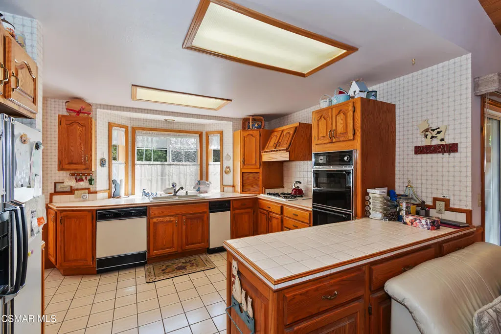 27618 W Shore Road, Lake Arrowhead, California 92352 home-pic-15
