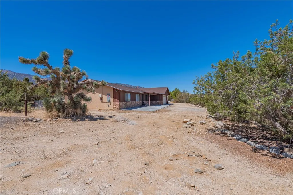1181 Barkley Ranch Road, Pinon Hills, California 92372 home-pic-8