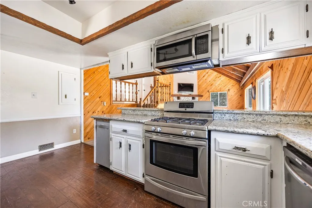 710 Arbula Drive, Crestline, California 92325 home-pic-7