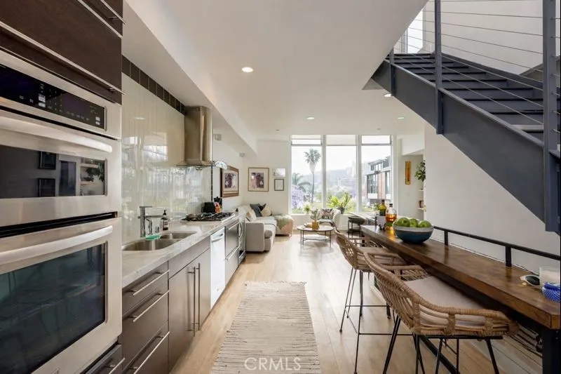 1250 N Harper Avenue 306, West Hollywood, California 90046 home-pic-2