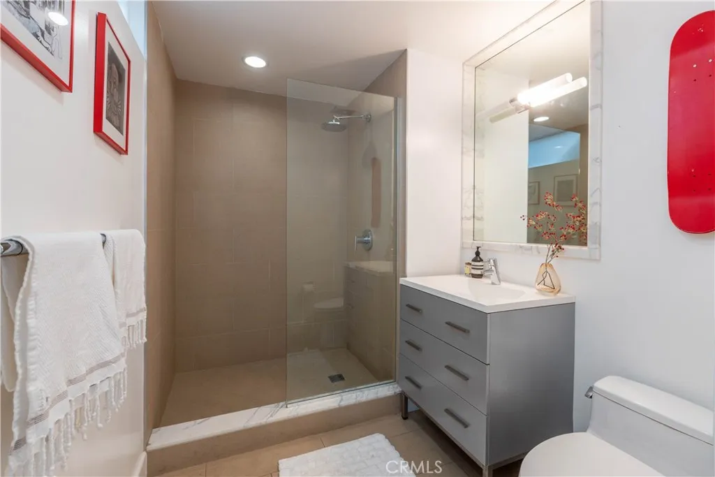 1250 N Harper Avenue 306, West Hollywood, California 90046 home-pic-10