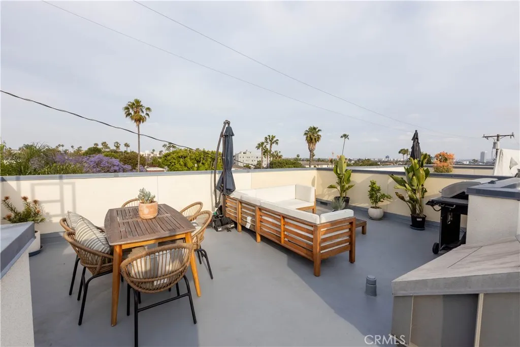 1250 N Harper Avenue 306, West Hollywood, California 90046 home-pic-18