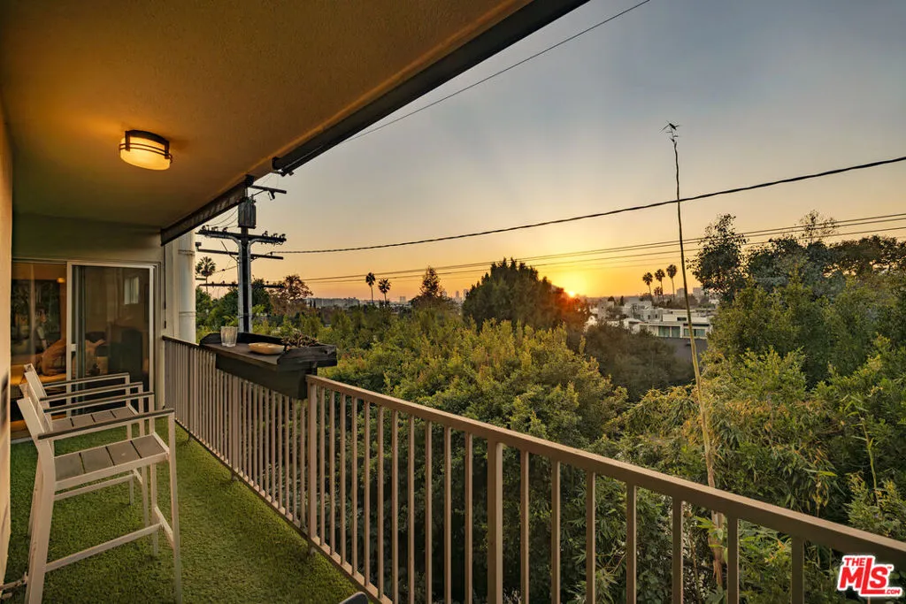 949 N Kings Road 314, West Hollywood, California 90069 home-pic-0