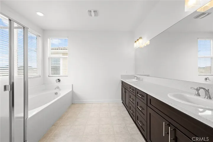 Separate Tub and Shower