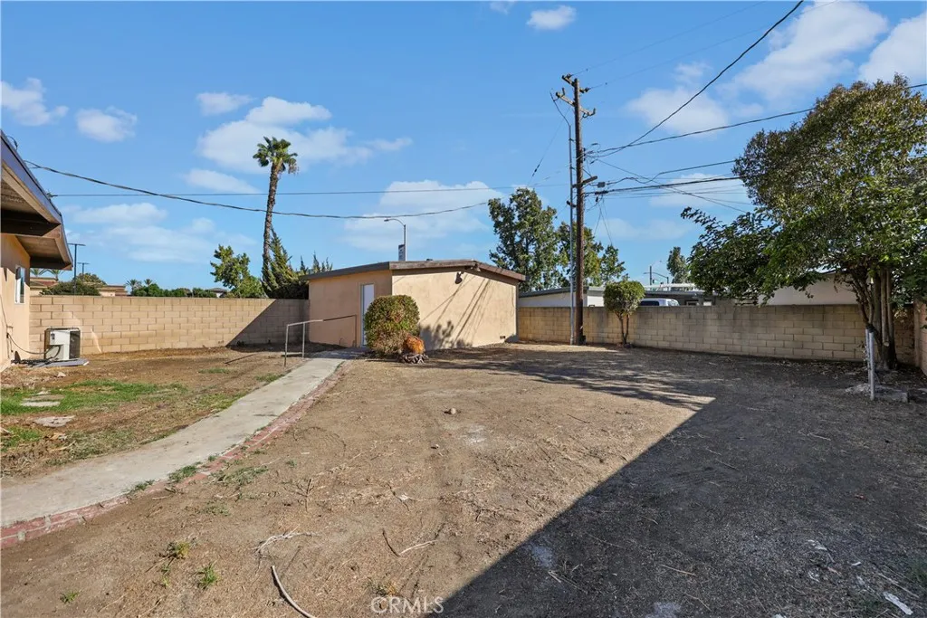 1105 W Berkeley Court, Ontario, California 91762 home-pic-3