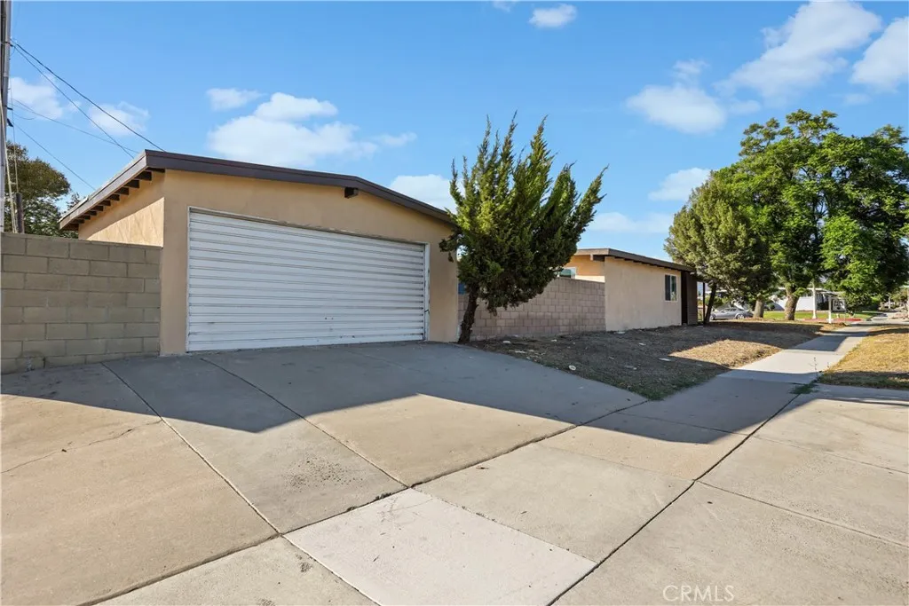 1105 W Berkeley Court, Ontario, California 91762 home-pic-4